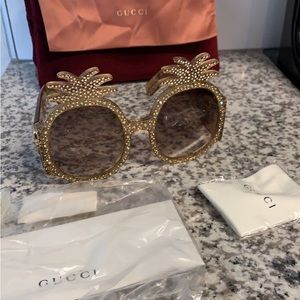 Gucci
Crystal Gold Glitter Gg0150s 001 Gg 0150s Pineapple Brown Lens Sunglasses